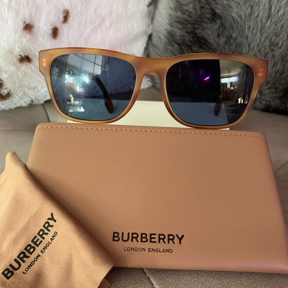 BURBERRY Sunglasses New - Picture 4 of 9